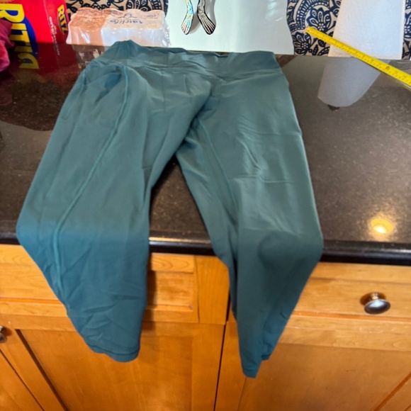 4 pairs of Lululemon Align leggings with pockets - Picture 2 of 13